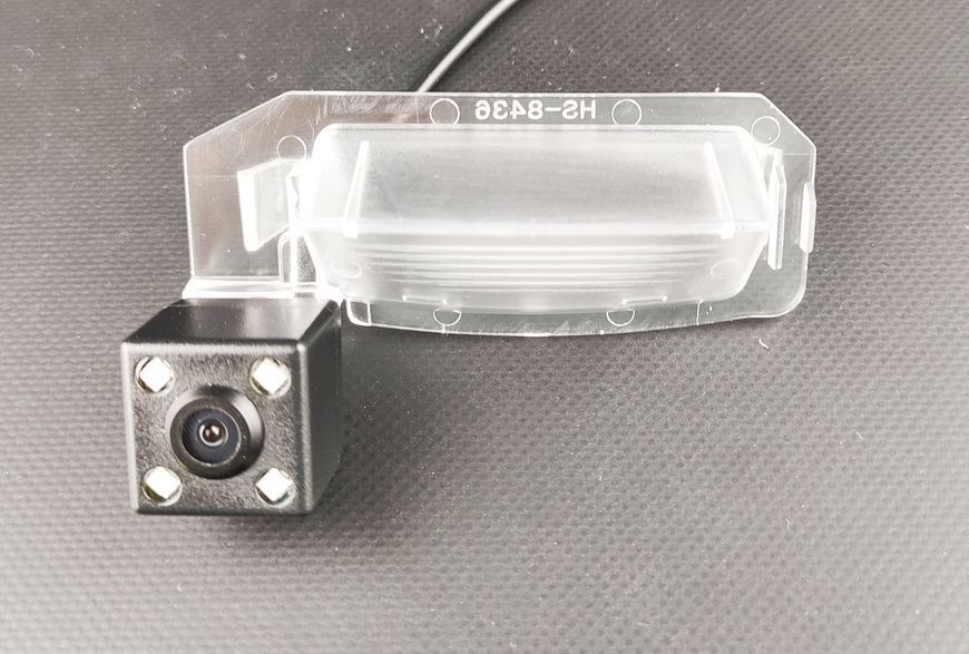 Штатна камера заднього огляду Mitsubishi Outlander 2013-2019/Outlander XL 2006-2012/Lancer Sportback CVBS КЗШ-1909-0 фото