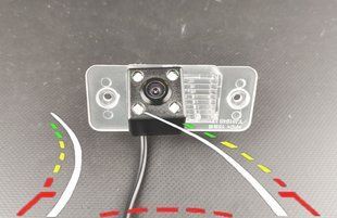 Штатная камера заднего обзора Volkswagen Touareg 7L 2002-2010 / Volkswagen Tiguan 2007-2014 CVBS turning lines КЗШ-0617-1 фото