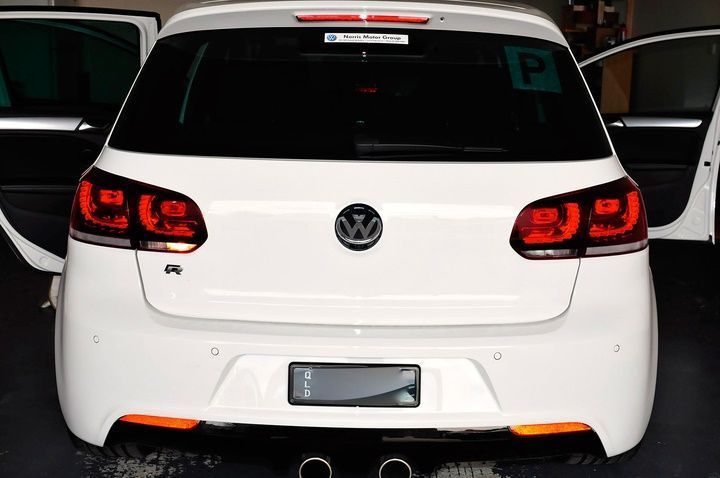 Камера заднего вида в эмблему VW RCD510 / RNS510 для Golf 8, CC, Lamando, T-Roc, Polo, Arteon, Beetle 160&deg;/ CVBS 1280&times;480 КЗР-0603-02 фото