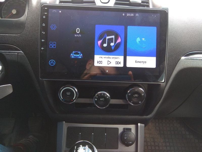 Штатна Магнітола Geely Emgrand 7 2012-2015 на Android Модель XyAuto-3GWiFi+Carplay 2/32 Гб М-ДЖЕ-10-В2 фото
