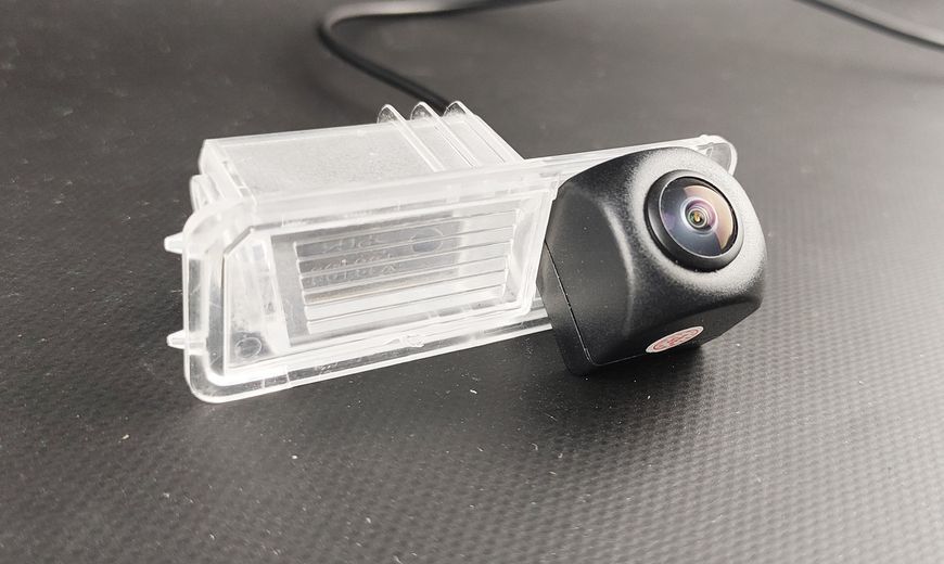 Штатная камера заднего обзора Seat Volkswagen Porsche AHD turning lines КЗШ-3101-2 фото