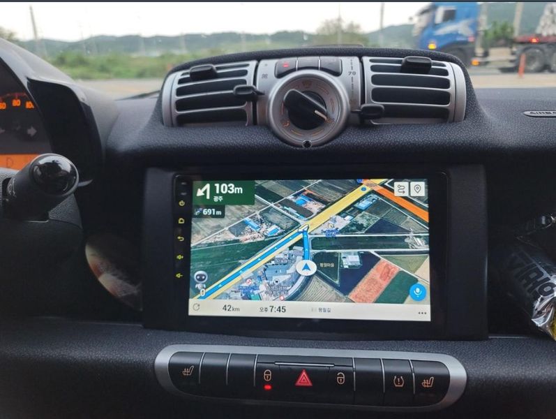 Штатна Магнітола Mercedes Benz Smart Fortwo 2 2010-2015 на Android Модель XYAuto-5760-8octa-4G-DSP-CarPlay М-МВСФ2-9-8я4жДСП-2/32 фото