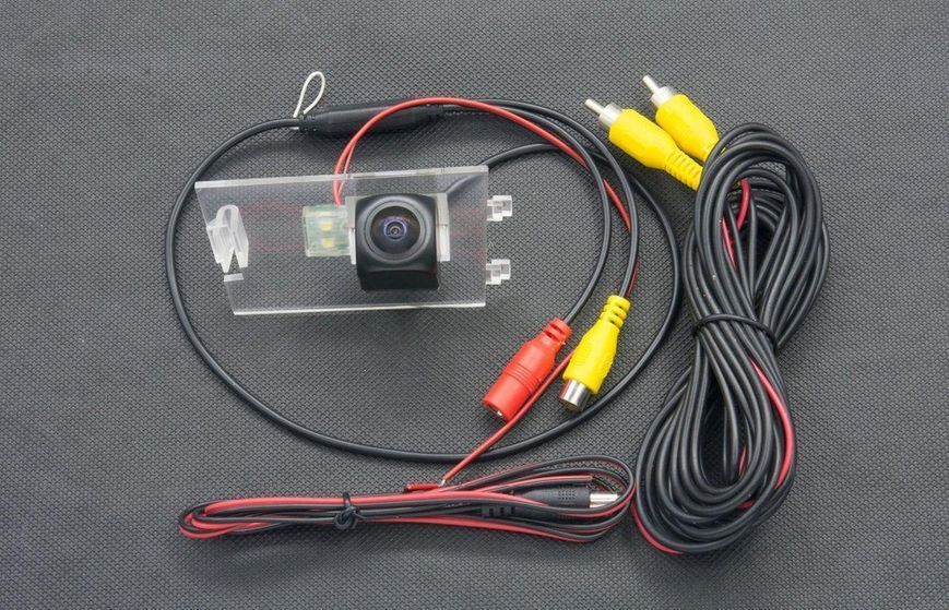 Штатная камера заднего обзора Jeep Compass, Wrangler, Cherokee AHD turning lines КЗШ-2202-2 фото