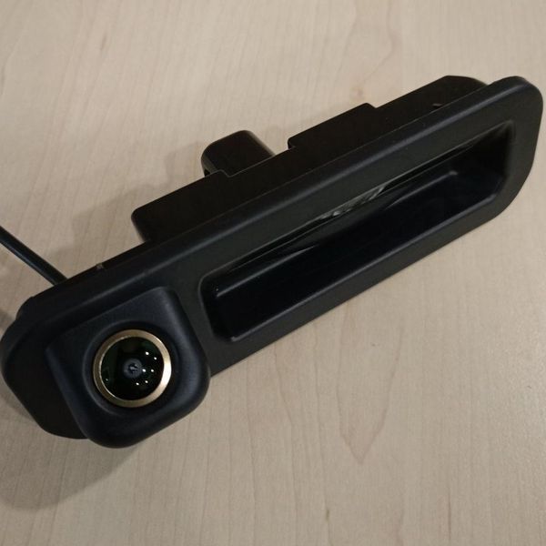 Штатная камера заднего вида для Ford Focus III (2012-1015) / B-Max (2012-н.в.) / Tourneo Connect (2014-2015) в ручку багажника &ndash; AHD /CVBS, Fisheye, 170&deg; КЗР-0302-04 фото